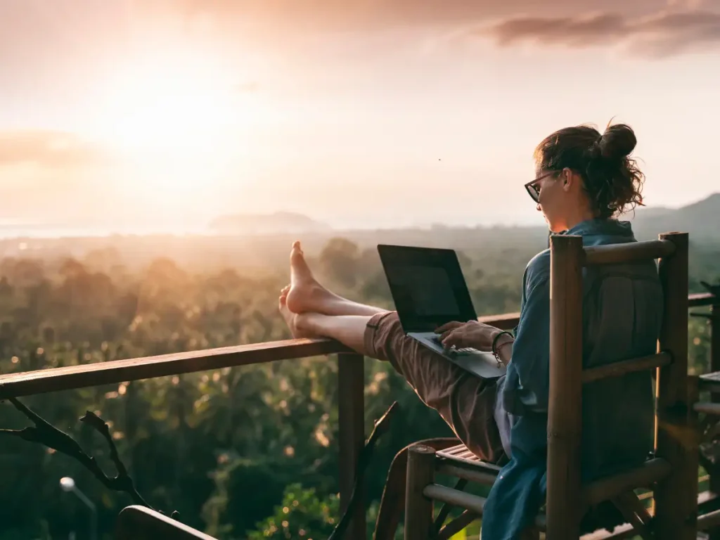 Tech Innovations That Enable Remote Work While Traveling the World